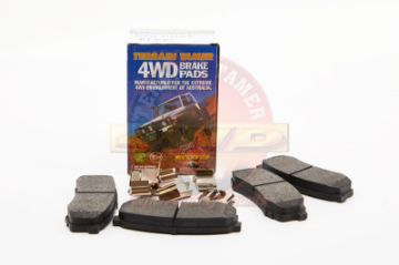 REAR BRAKE PADS & FITTING KIT